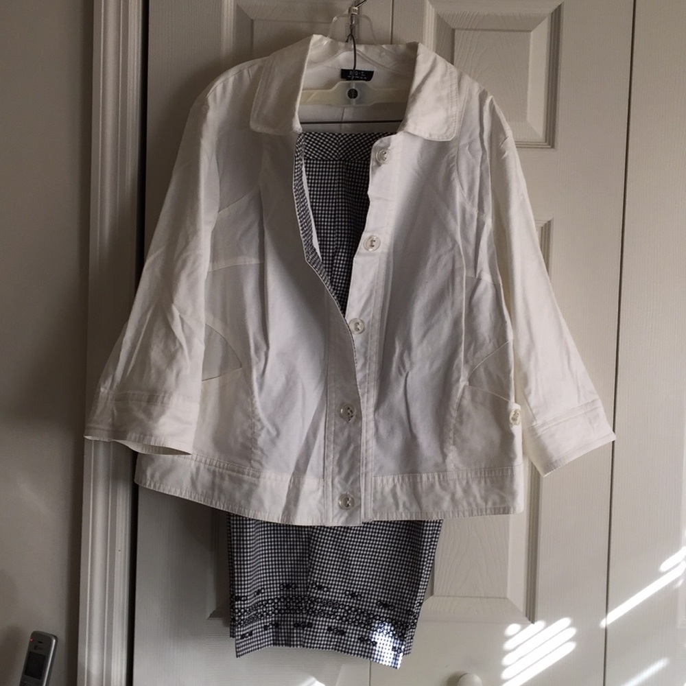 RQT Woman Capris Suit 22 + 1X